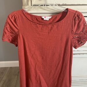 Women's Rust Top with Eyelet Sleeves